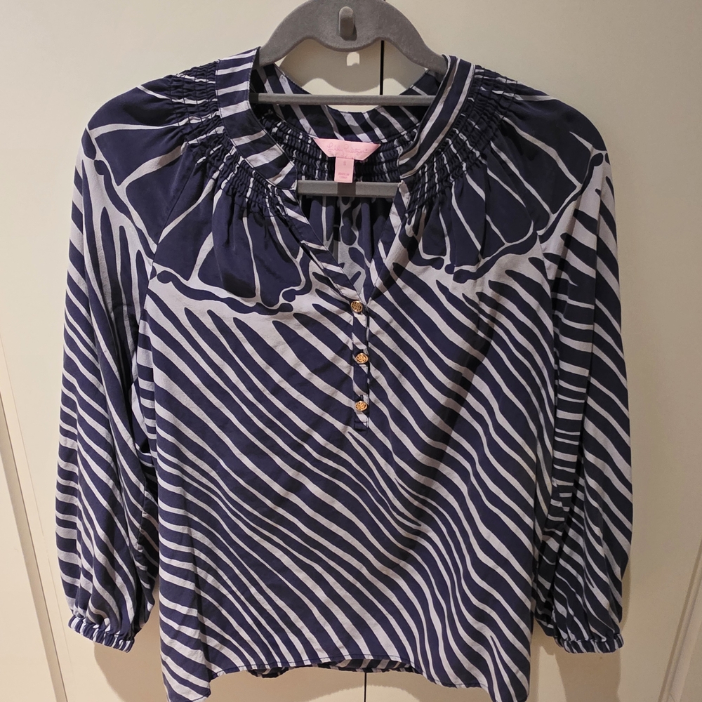 Lilly Pulitzer Navy and White Patterned Blouse